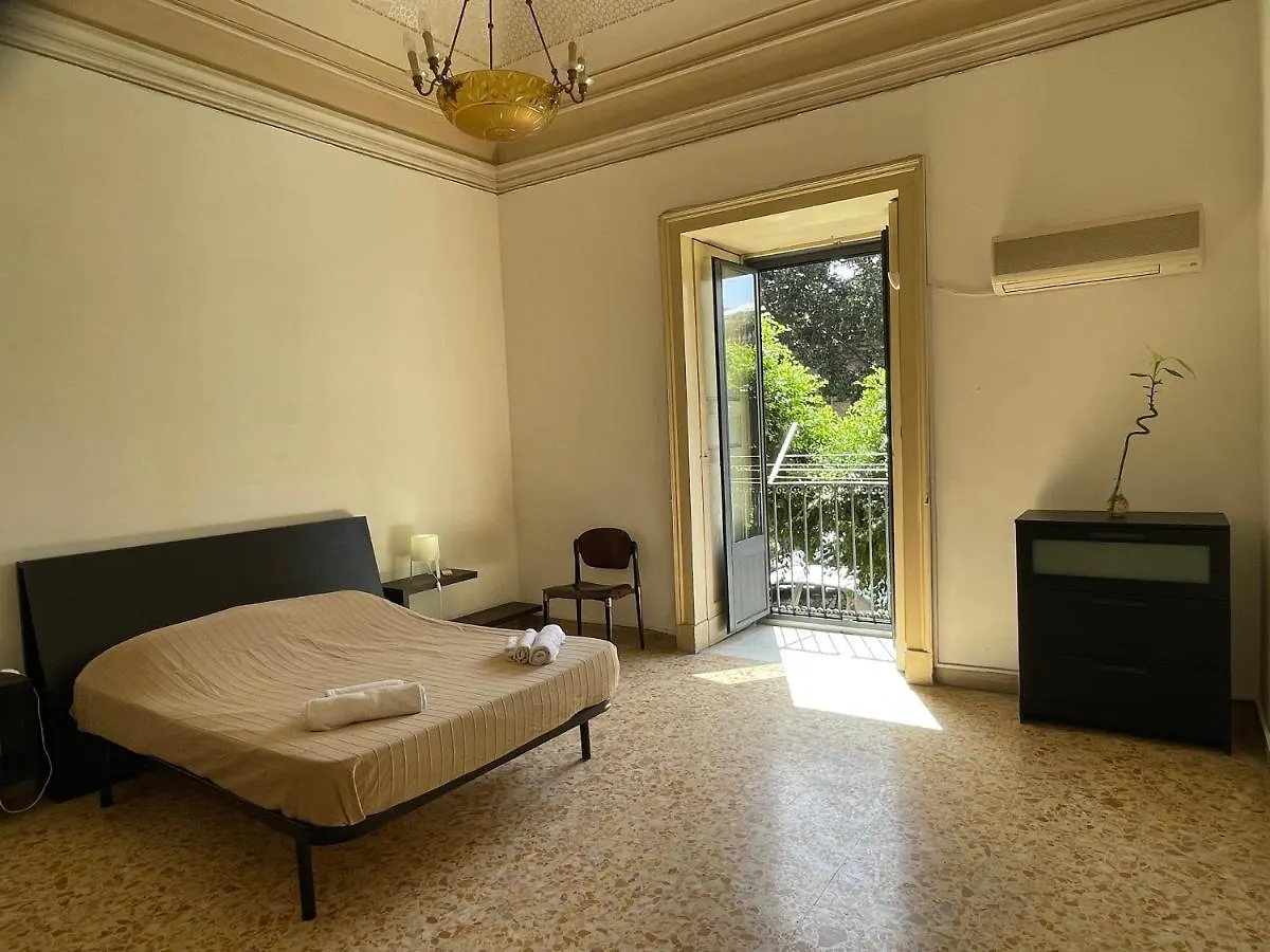 Bed And Books Isabella Bed & Breakfast Catania Italy
