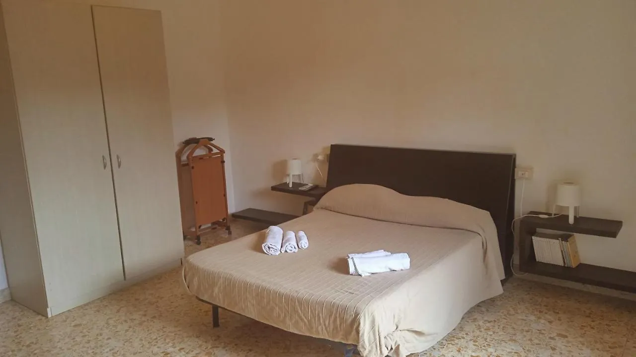 Bed And Books Isabella Bed & Breakfast Catania Italy