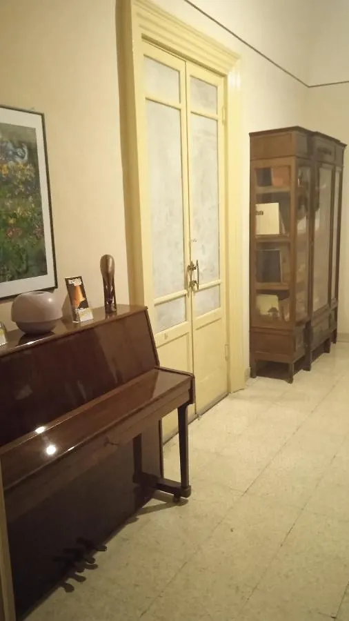 Bed And Books Isabella Bed & Breakfast Catania Italy